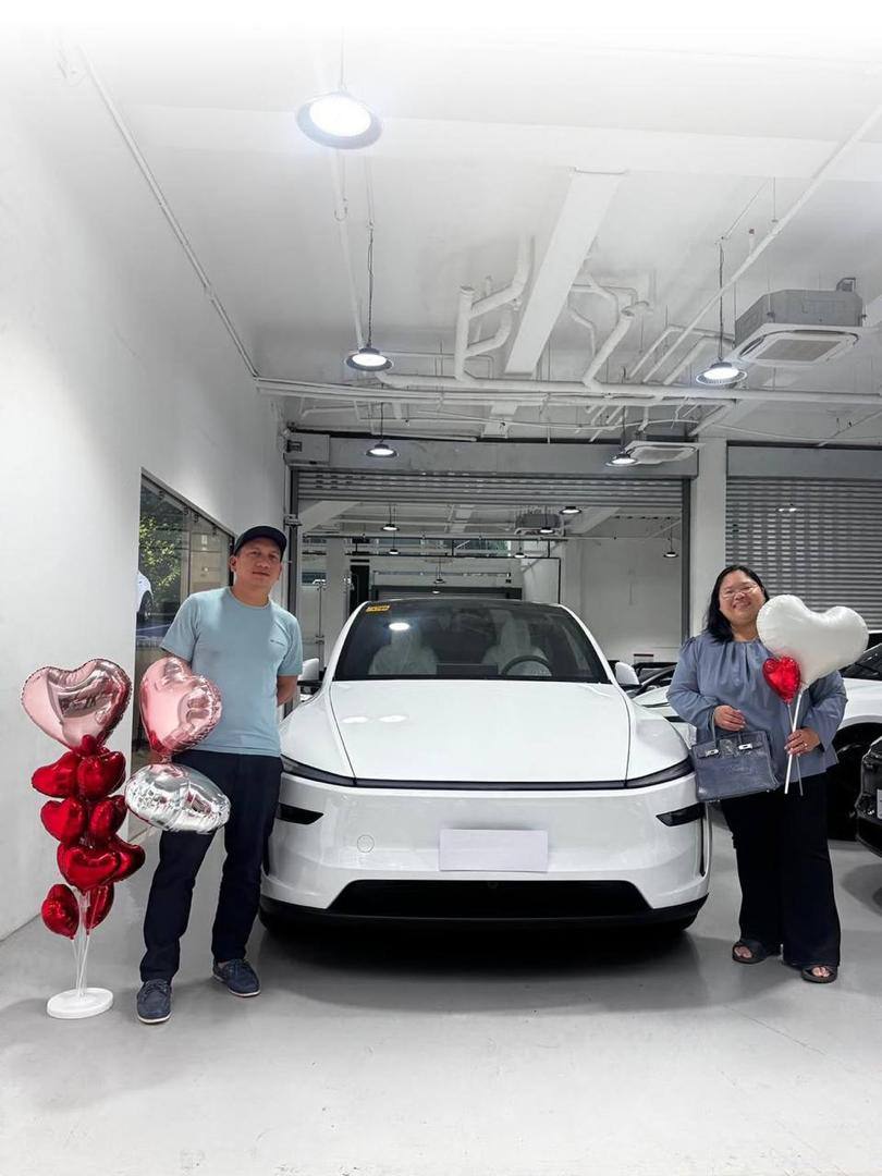 The Cruz Family with their Model Y